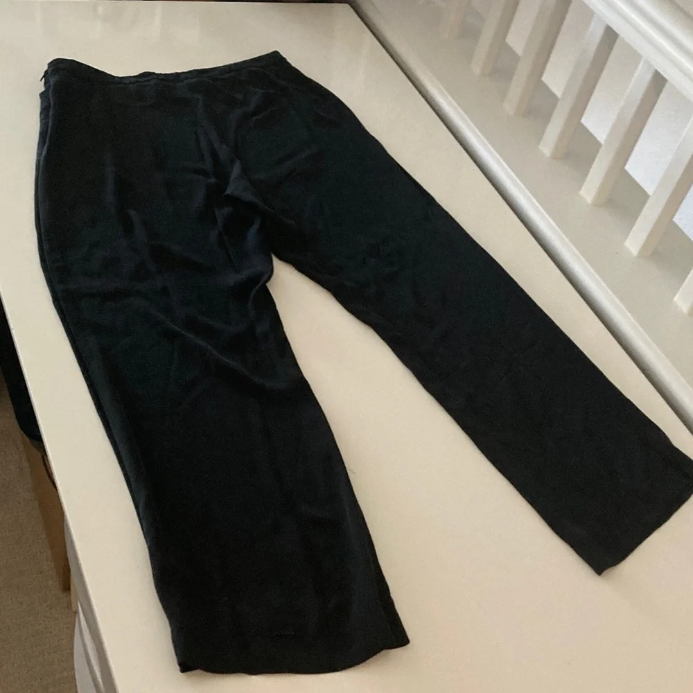Eileen Fisher 100% Silk Crepe Black Side Zip Trouser Pants Size 8 Petite